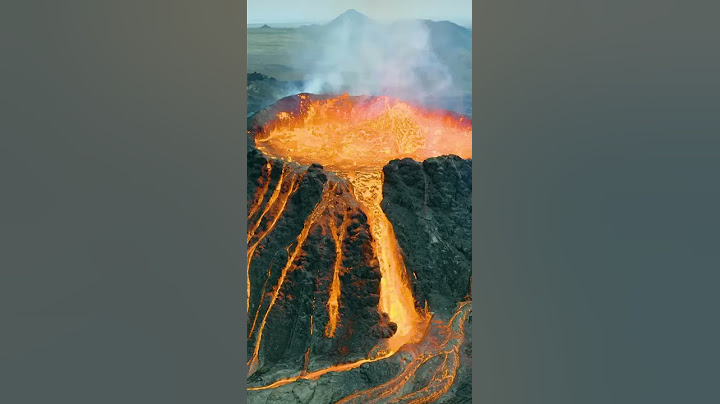 IMAGENS INCRÍVEIS DE UM VULCÃO EM ERUPÇÃO NA ISLÂNDIA. #vulcão #spain #cumbrevieja #lapalma #vulkan
