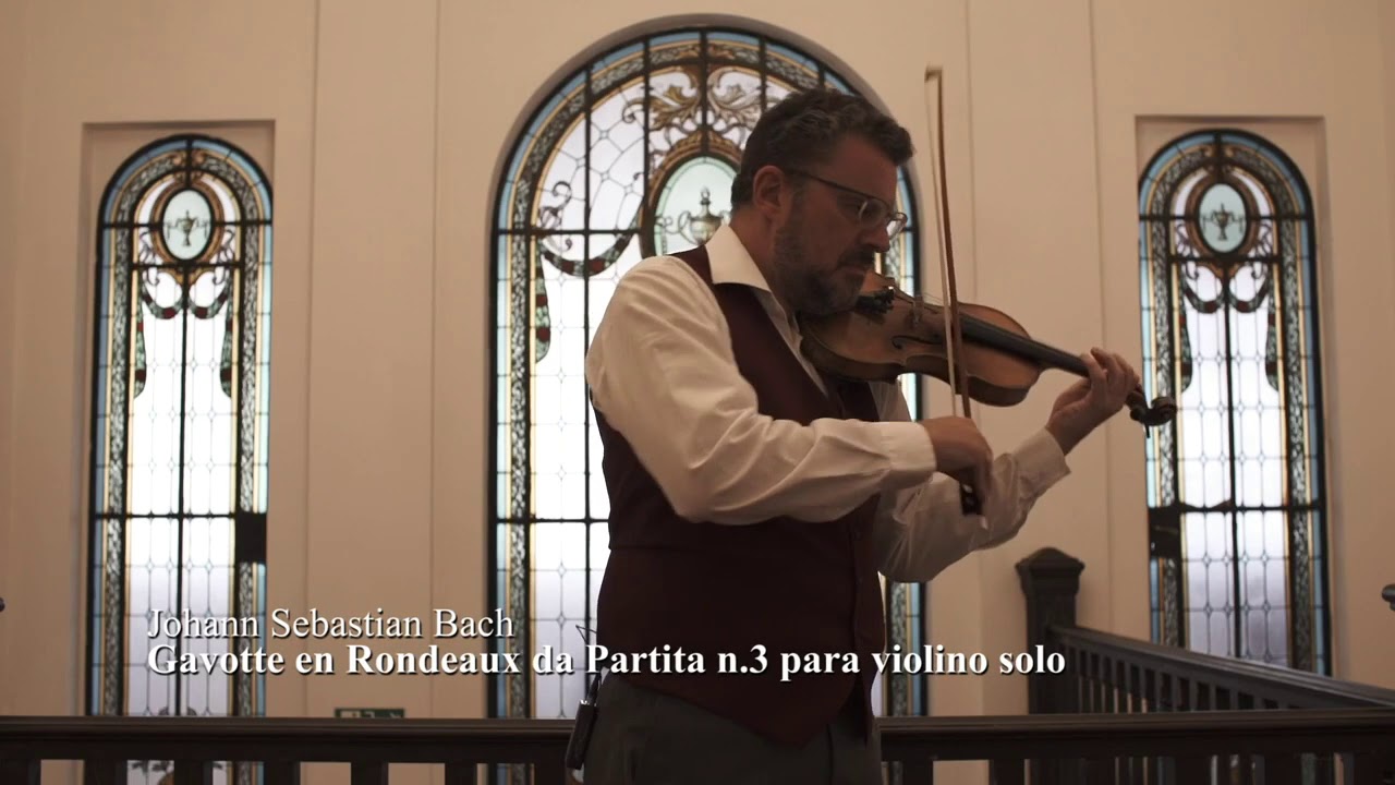 Bach: Gavotte en Rondeaux (from Partita 3) - Emmanuele Baldini