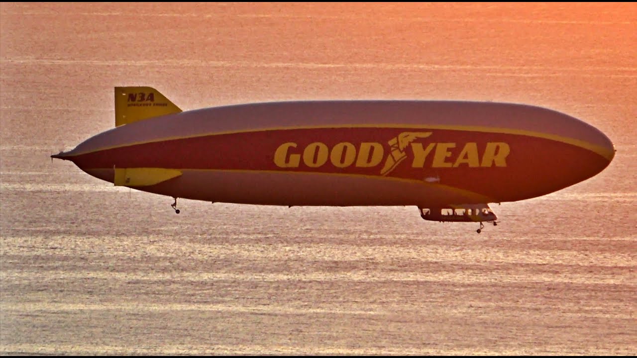 GoodYear Blimp fly-by heading to DTLA for Lakers Clippers Game