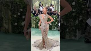 Jennifer Lopez En Su Llegada A La #Metgala