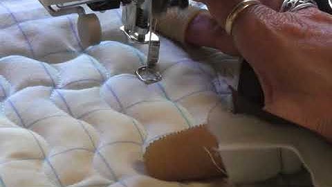 Week 40 of "A Grid Design Every Week"; Twisted clamshell grid