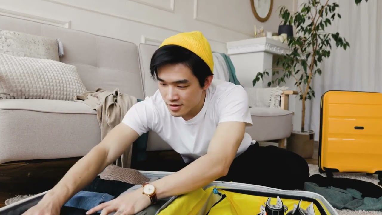 How Color Nudges Your Mood (Japan’s Blue Train Lights)