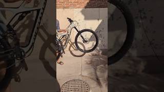 Puedes creer que tiene 10 años? #mtb #enduromtb #fork #rockshox