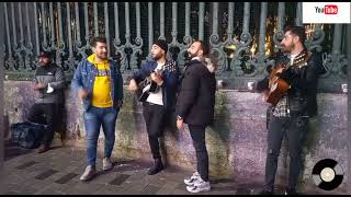 Sokak Sanatçilari Söyledi̇/Dayi Oynadi̇ / İsti̇klal Caddesi̇ /Ali̇ Erkulla Hertelden Müzi̇k