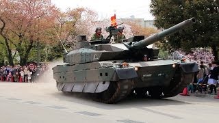 突っ込む10式戦車に客席騒然20140413 練馬駐屯地