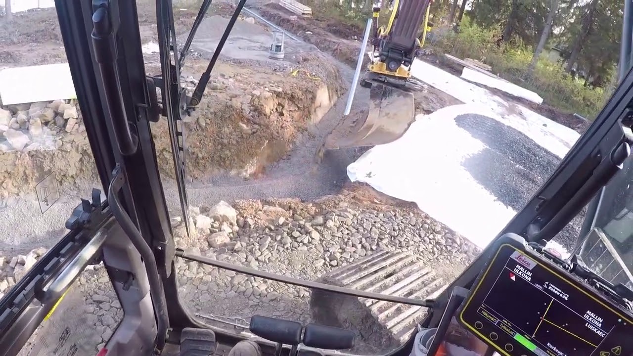 Perjantaipläjäys!+koneen esittely. Friday splash and introducing Volvo EC300E