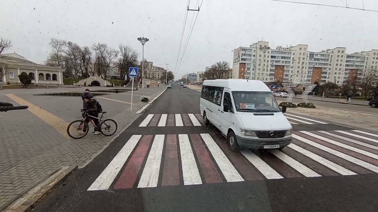 Поездка на троллейбусе по Тирасполю Драм тятр цент Площадь Суворова