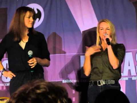 Lucy Lawless & Renee O'Connor Oct 2015 Dallas Fan Days Comic Con