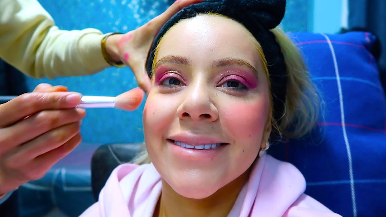 THIS MAKEUP ARTIST GAVE ME ASMR TINGLES 😍