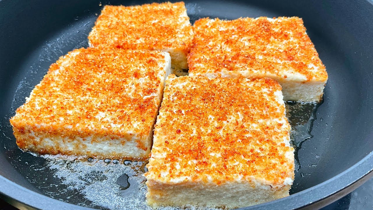 Torrijas closeup de uma torrija em um garfo um doce típico