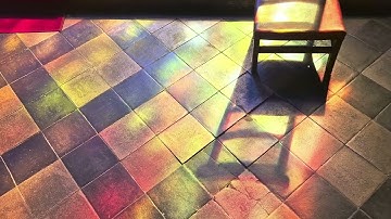 Kathedraal vloer. Videonotitie in HDR. Gecorrigeerd