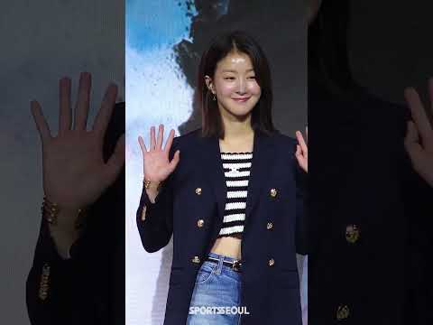 <strong>이시영</strong>, 우아한 미소로 손인사~