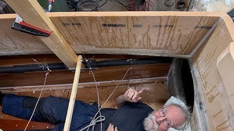 Berth harness and reading and writing table