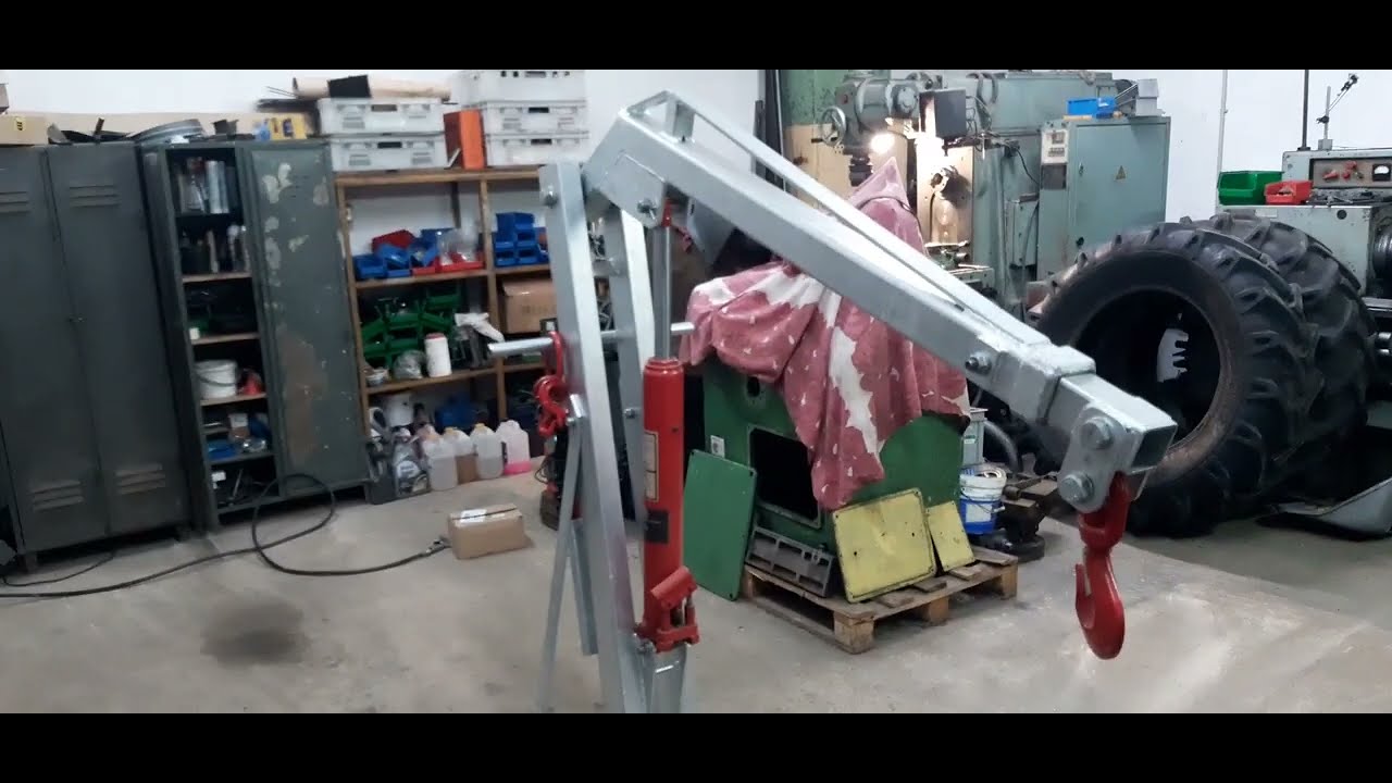 Żuraw podnośnik warsztatowy