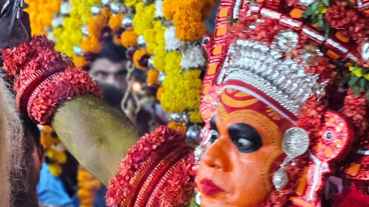 പൂമാരുതൻ വെള്ളാട്ടത്തിന്റെ മൊഴി പറയൽ. ശ്രീ നാഗച്ചേരി