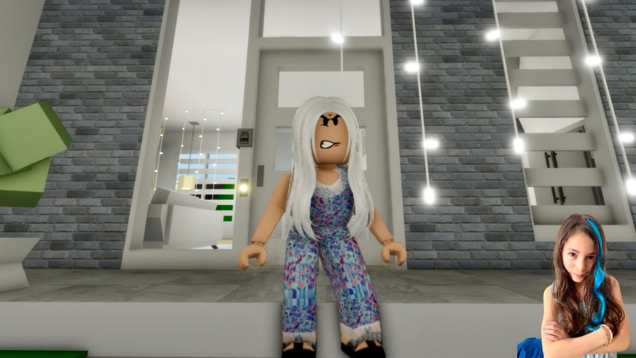 Roblox Brookhaven: I Escape From an Evil Grandma 😳