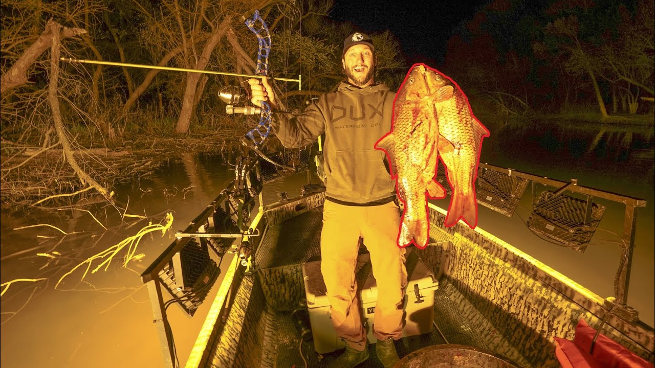My First Time Bowfishing on a Badass Boat!!