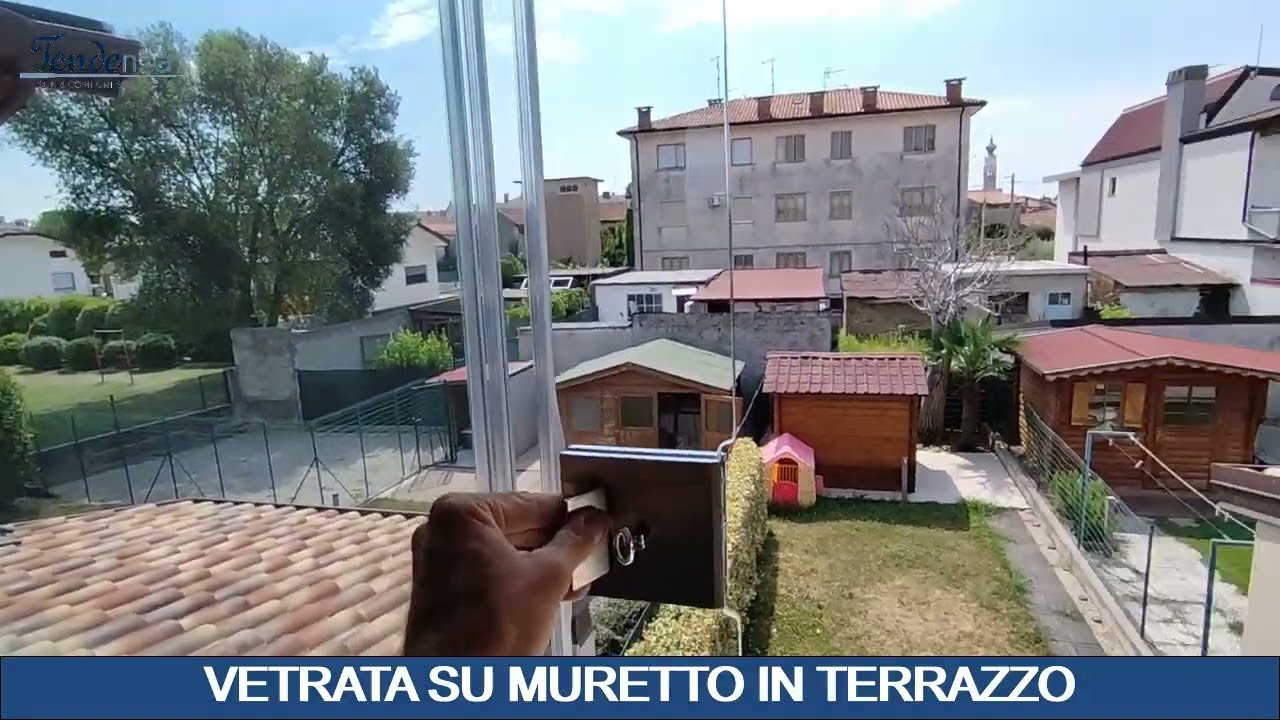 vetrata su balcone