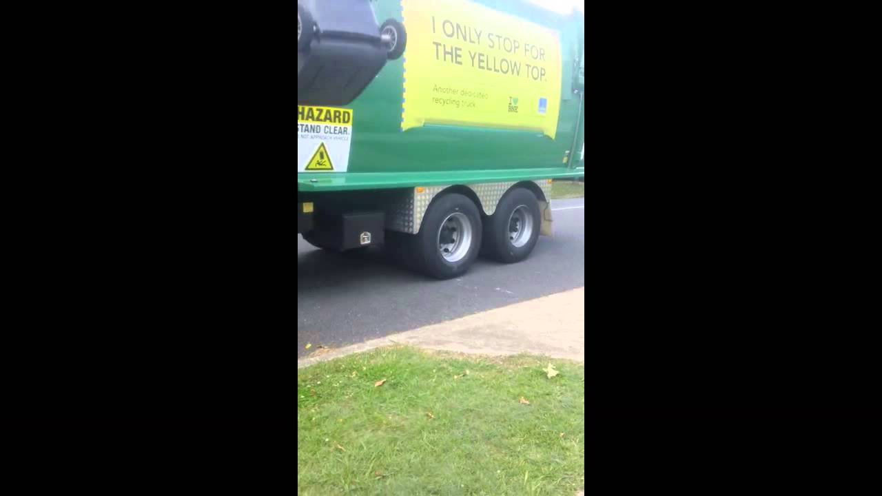 brisbane waste recycling truck 821! YouTube