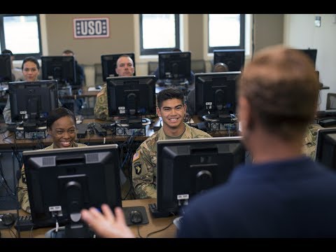 USO Pathfinder Helps Transitioning Service Members Chart Route to Success