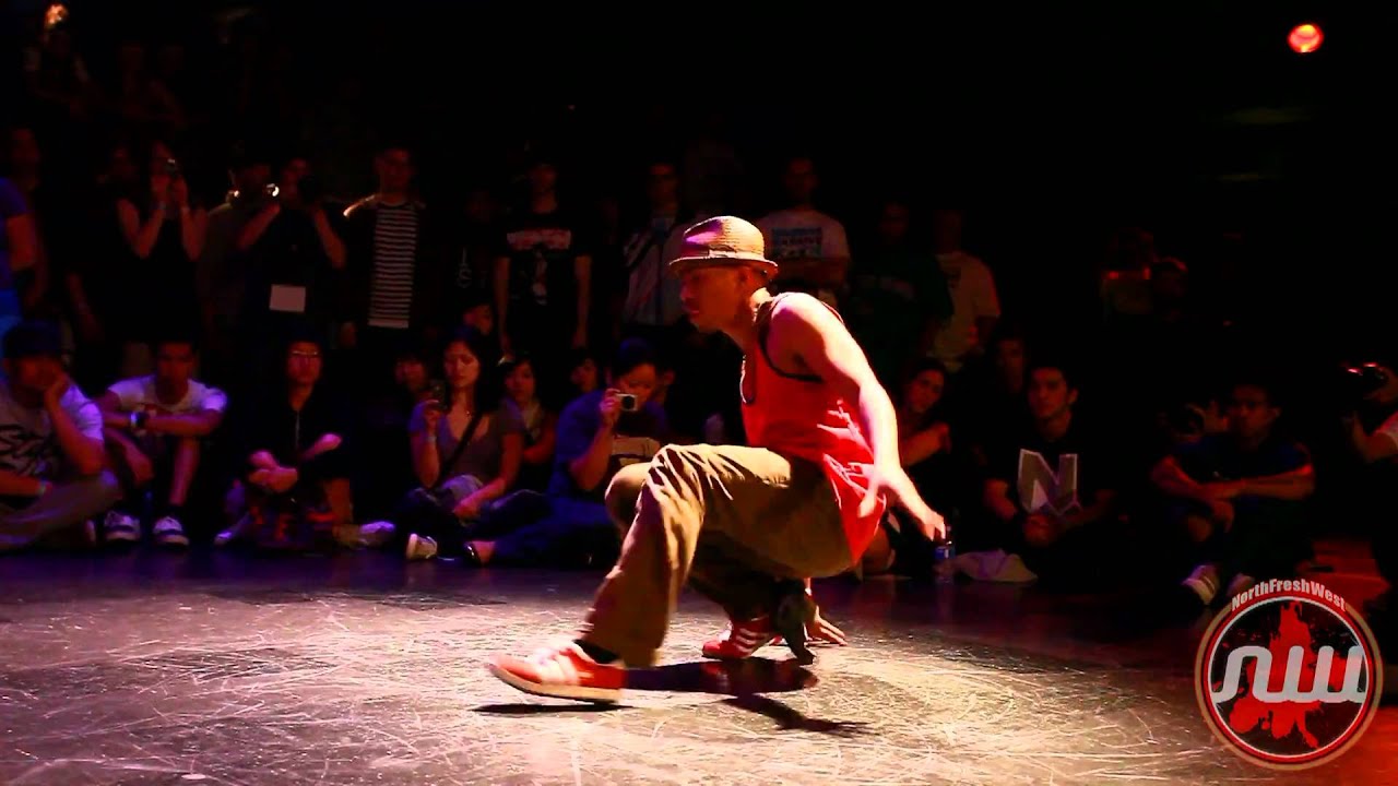 Massive Monkees Day 2011 | Footwork Finals | Thesis vs Free