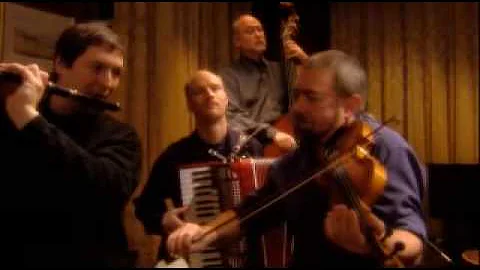 Maura O'Connell with Karen Matheson - Down by the ...