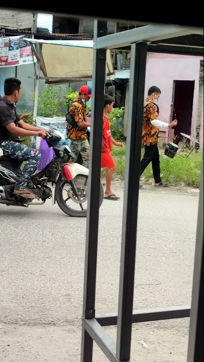 pengamen angklung jalanan #shorts  #angklung #pengamen #viral