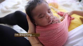 Vlog Bow Wrap In Wooden Trench With Baby Aria Bts Newborn Photography - 新生儿摄影拍摄花絮蝴蝶结包裹