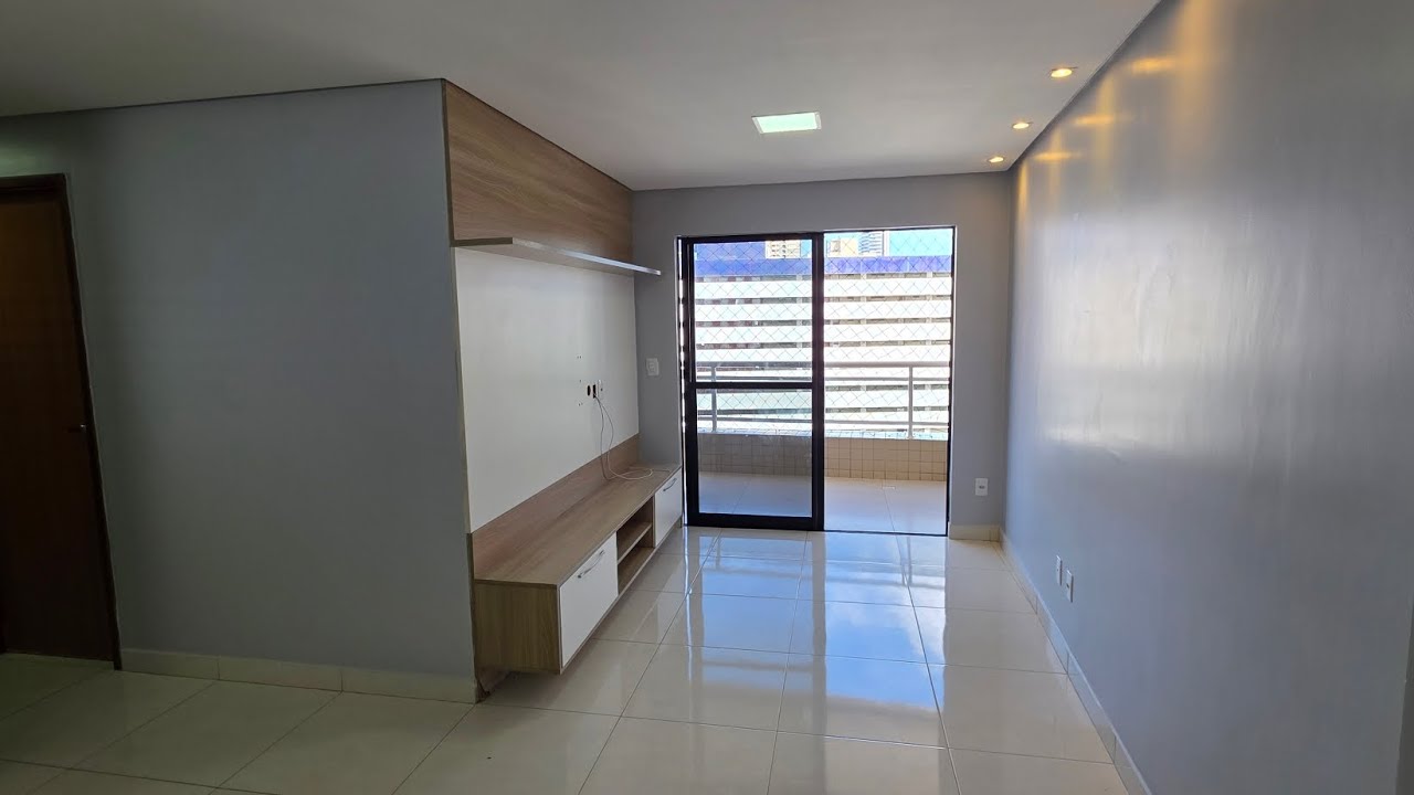 Aluga-se apartamento c/ 03 quartos no Meireles. Edifício Piazza Coliseu