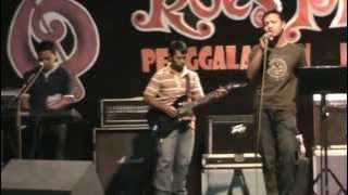 Bhara band - Andaikan kau datang (live in wonderia semarang)