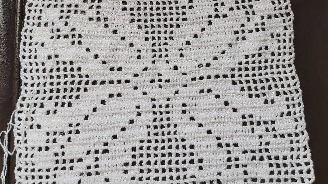 Tulipas de crochê filé,  parte 1, centro de mesa