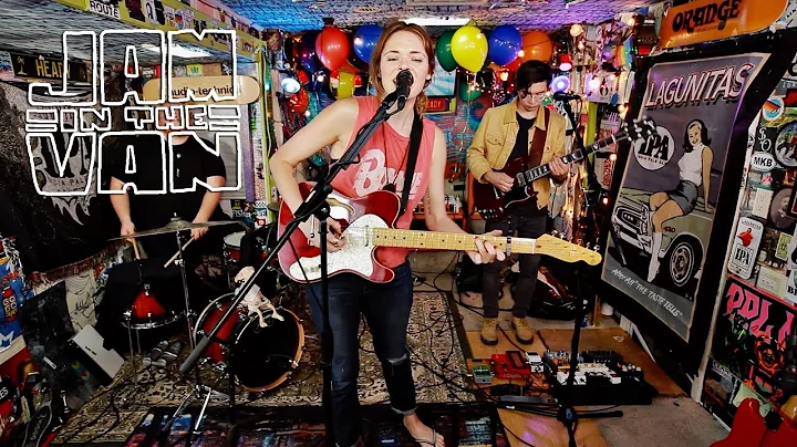 SUZANNE SANTO - "Handshake" (Live at JITVHQ in Los...