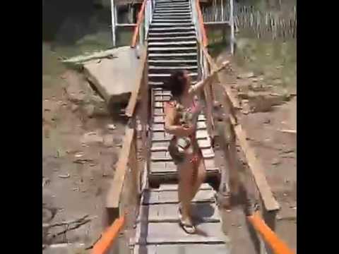 July Pinedo puente colgante
