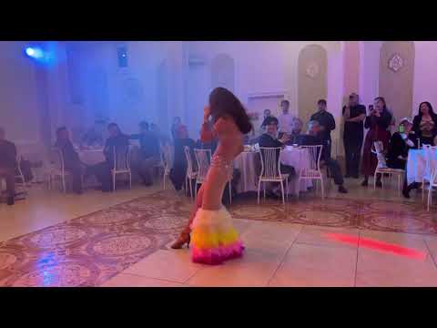 Айгерим Бакытжан танцует танец живота. Belly dancer from Kazakhstan