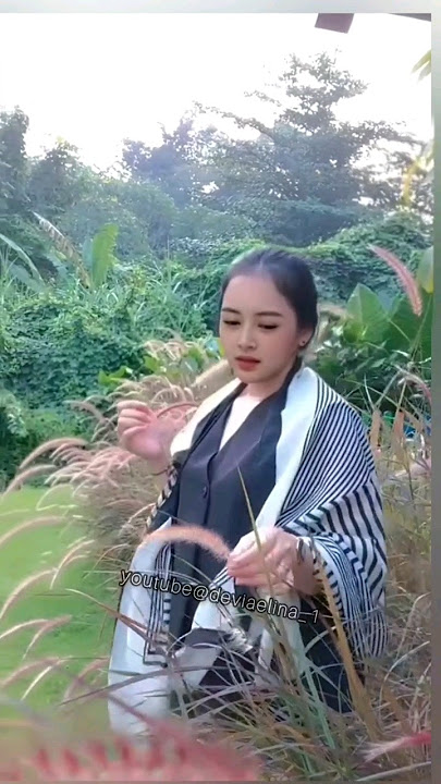 MENUNGGU #coversong #cover #music #storywa #coverlagu #mempesona #cantik #masukberanda #lagu