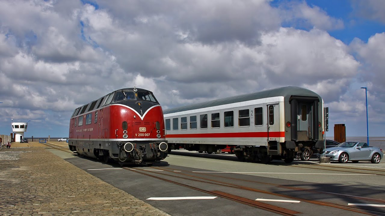 V 200 007 im neg - Kurswagenverkehr Niebüll-Dagebüll 2012