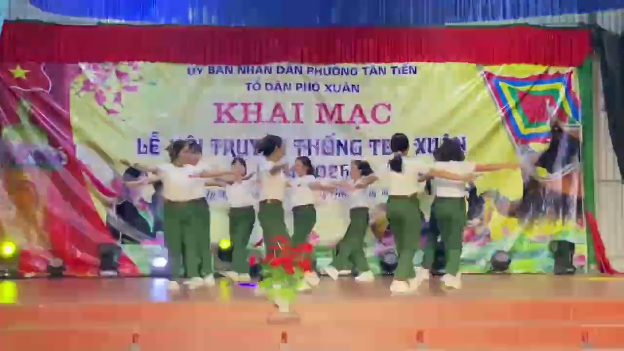 Đội dân vũ tdp Xuân 