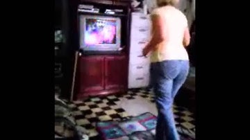 My mom Playing Dance Dance Revolution ( Epic fail d: )