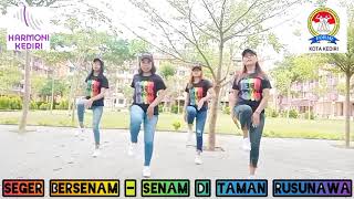 Download Mp3 Dum Dee Dee Dum | Zack knight ft. Jasmin Walia | Zumba | Zumba dance | Choreo by ZIN IRA KEDIRI Gudang lagu Download Mp3 Dum Dee Dee Dum | Zack knight ft. Jasmin Walia | Zumba | Zumba dance | Choreo by ZIN IRA KEDIRI
