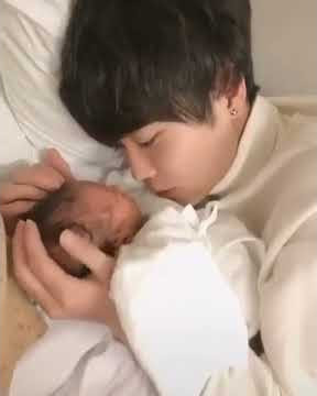imagine: Lee Jong Suk father your child:3