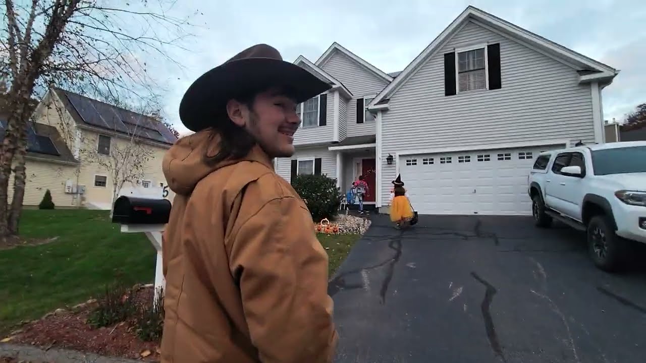 The Best Connecticut Halloween Neighborhood - 2023 Syman Says