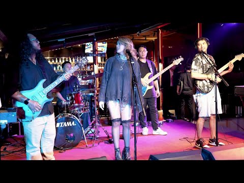 Audi Kirana - Perfect (Live Performance at Ra Suites Simatupang)