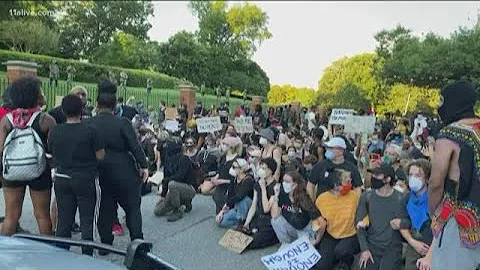 Protestors block road to Georgia governor's mansion