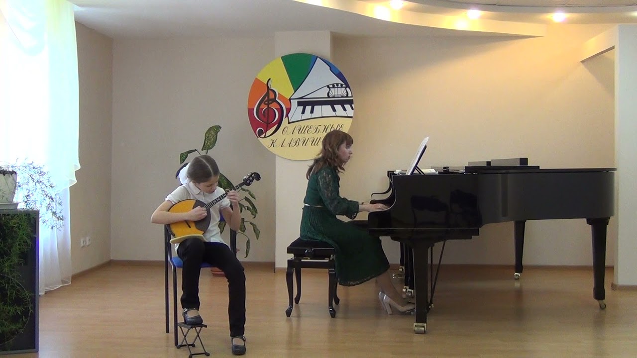 Лыскова Дарья 8 лет, 2 класс, домра. Р.н.п. «Вдоль да по речке» обр. Ю.Давидовича