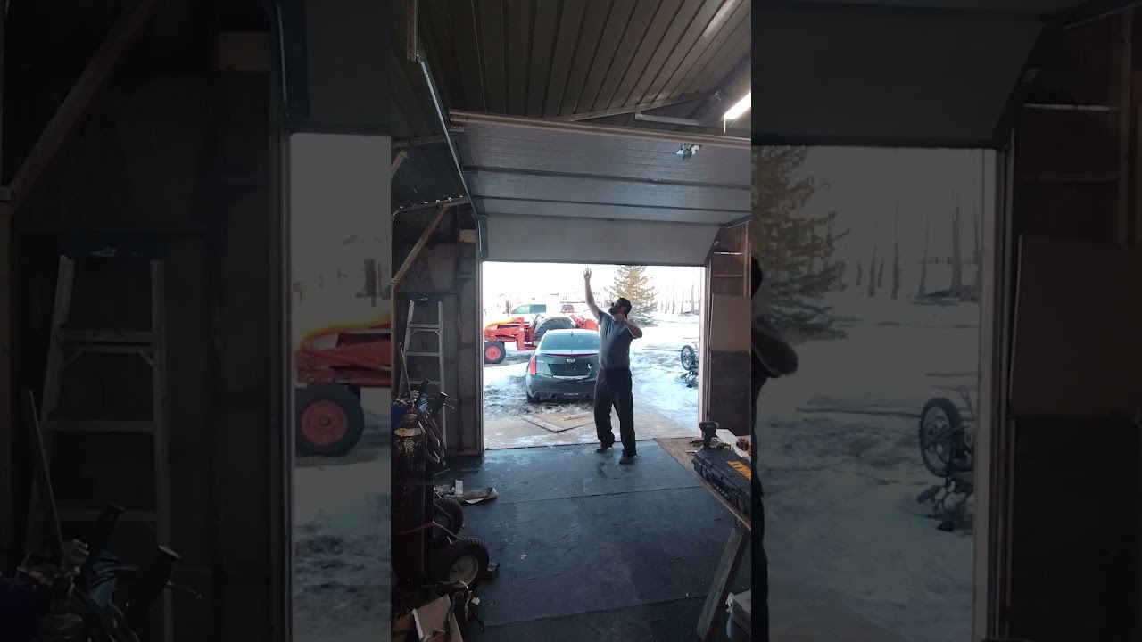 Первый опыт изготовления и установки гаражных ворот!