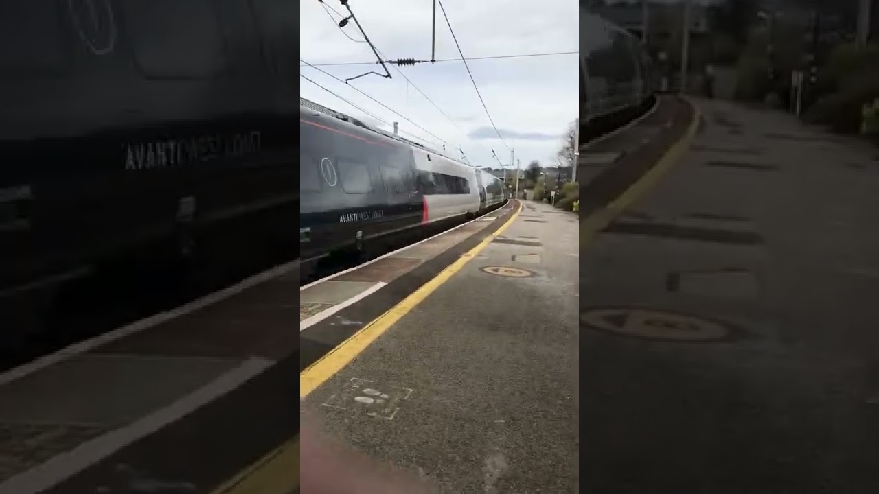 390 passes Penrith  north lakes with a two tone