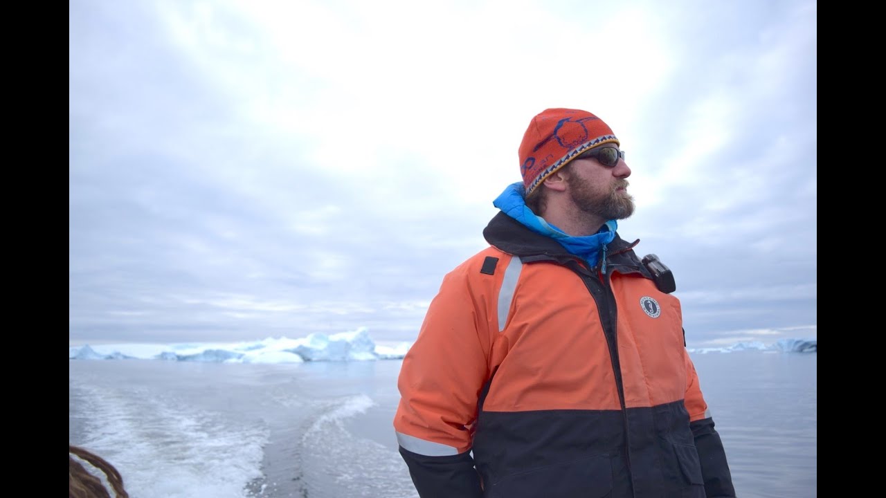 Blue Corridors: New Insights on the Conservation of Baleen Whales from their Migratory Routes