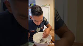 Guy puts  spiders in his mouth