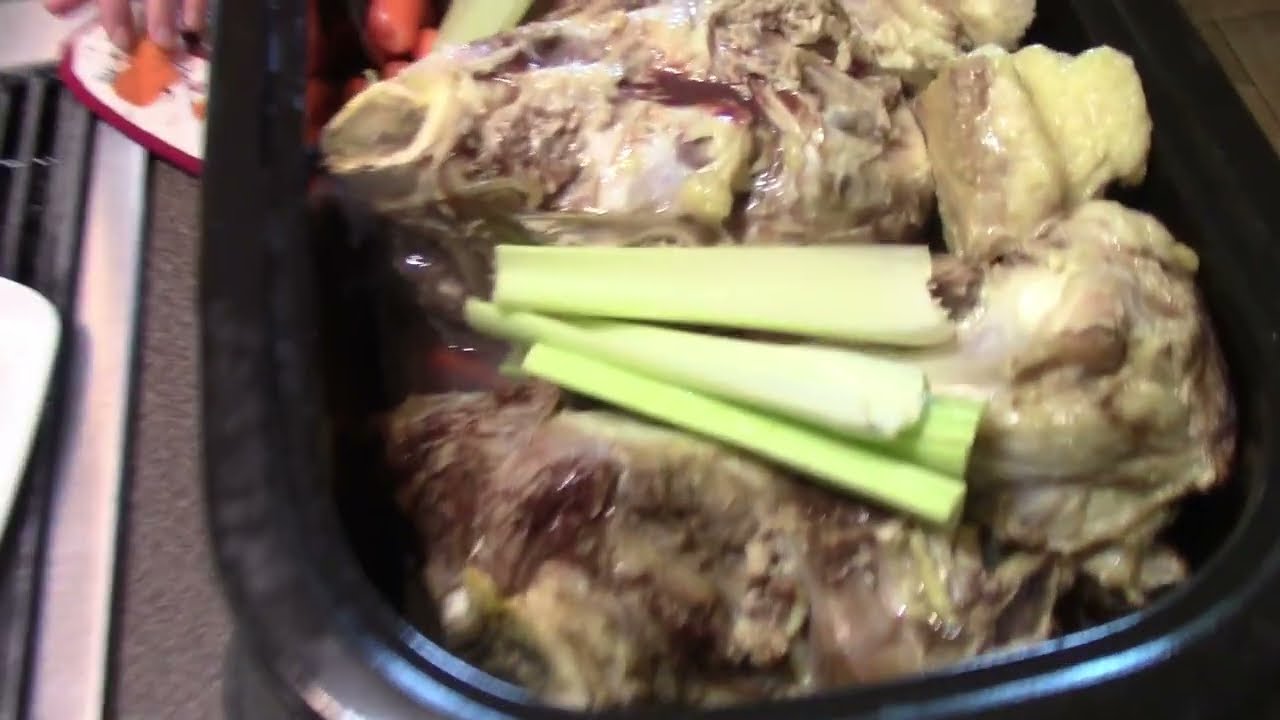 Making beef bone broth in a turkey roaster Instant Pot Teacher