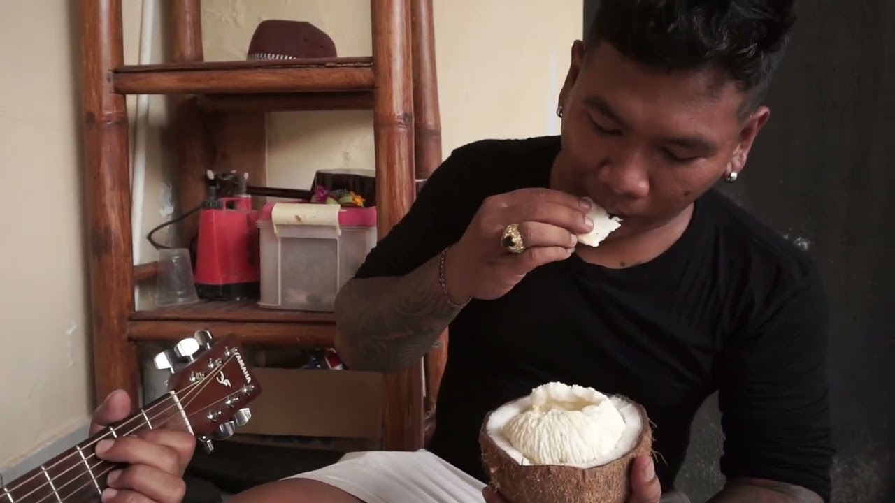 Angkihan Baan Nyilih di widi widianane..